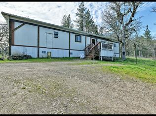 20799 Sawyer Rd, Shady Cove, OR 97539