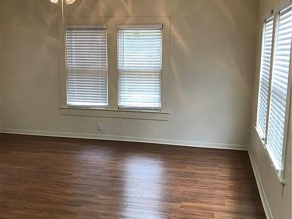 2nd image of 1102 W 22nd St APT C