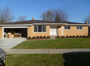 21201 Thiele Ct, Saint Clair Shores, MI 48081
