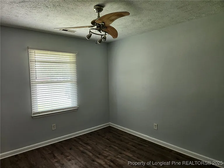 417 Sparrow Dr — Photo 6