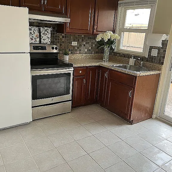 2 bed, 825 sqft, $1,800 — Photo 3