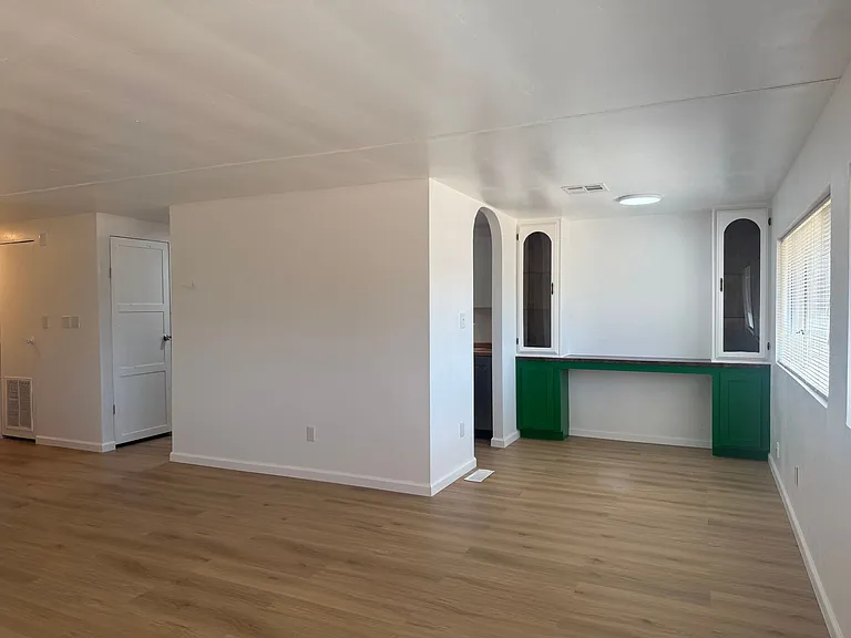 6820 N Blue Blvd — Photo 7