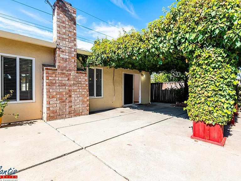 3084 Balgray Ct — Photo 13