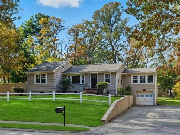 684 Haverhill St, Reading, MA 01867