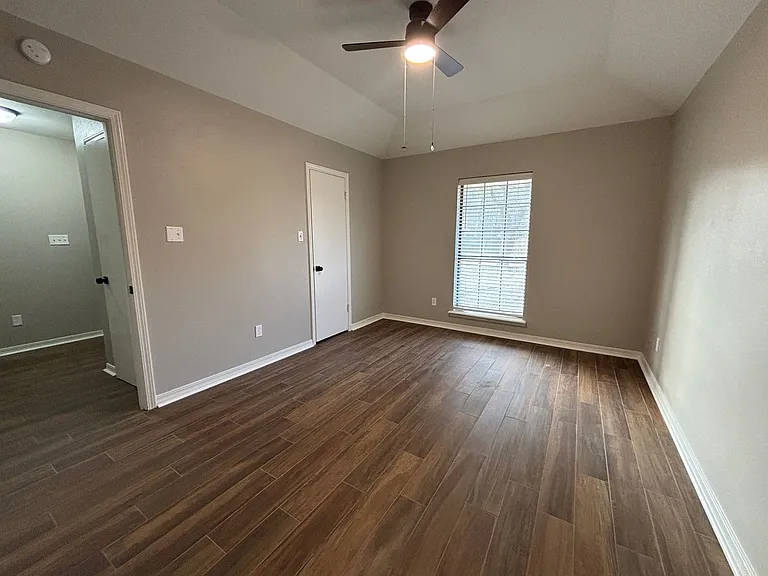 4558 Pine Crest Dr — Photo 3