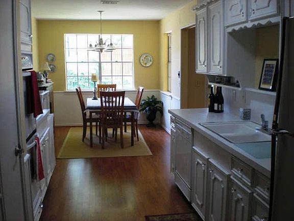 4th image of 2016 Westridge Dr