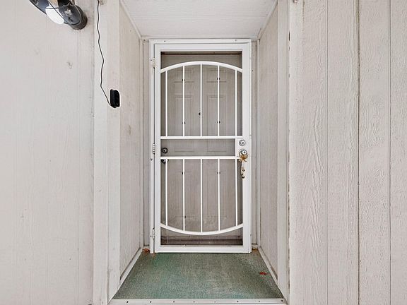 4th image of 5119 Stream Ct NE