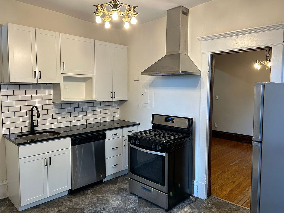 1st image of 301 Dayton Ave #4