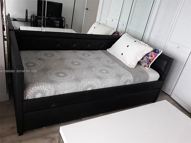 2555 Collins Ave #703 — Photo 8