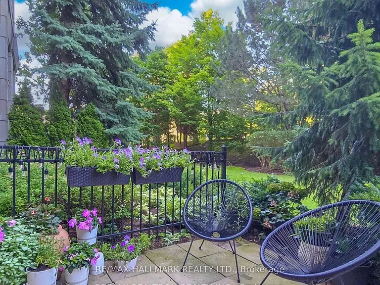 18 William Carson Cres #115 — Photo 4