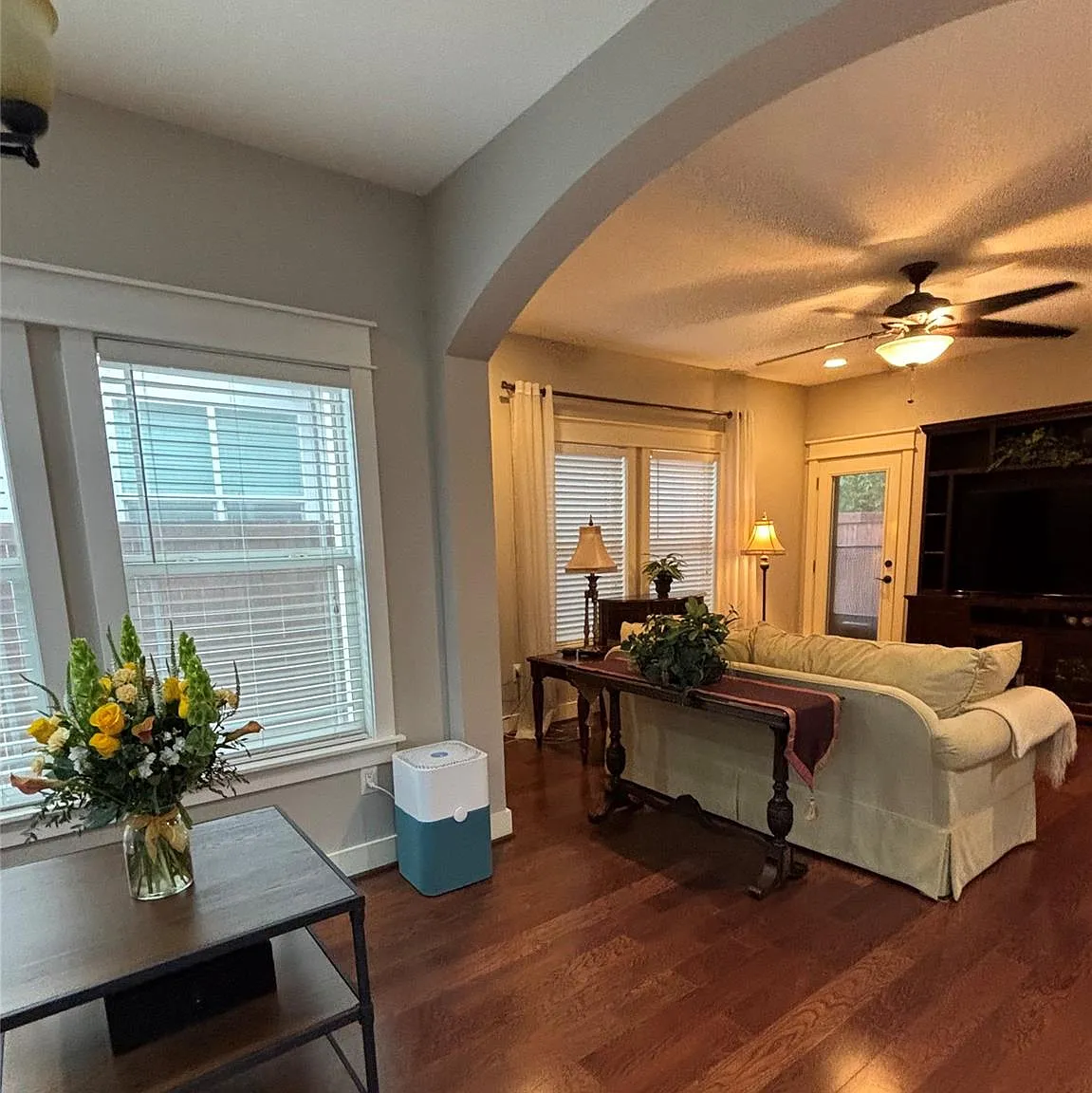 3 bed, 2.5 bath, 1552 sqft, $3,100 — Photo 2