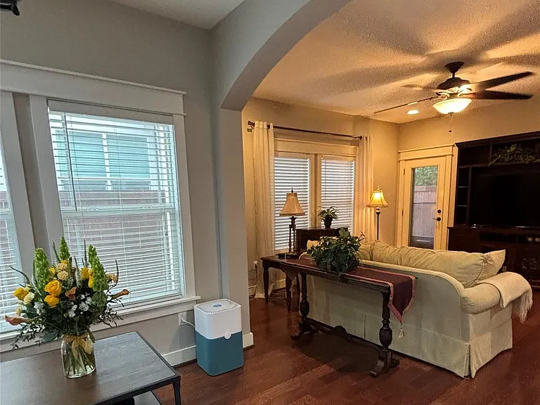 5406 Bennett Ave — Photo 2