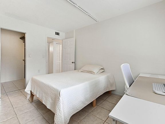 3rd image of 1089 N Benoist Farms Road #205