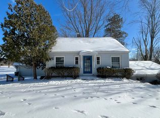 5949 Draper Rd, Jackson, MI 49201