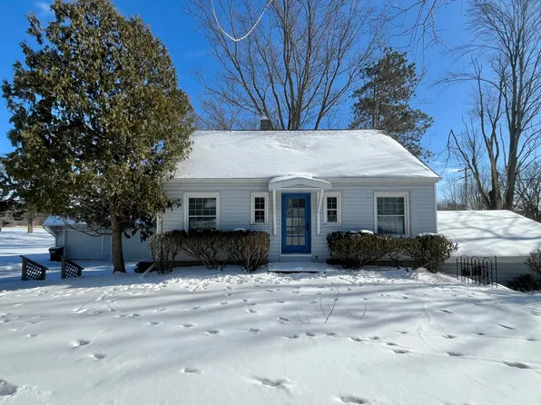 5949 Draper Rd, Jackson, MI 49201