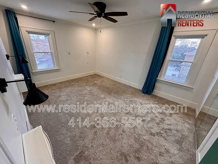 2618 N 72nd St #UPPER — Photo 6