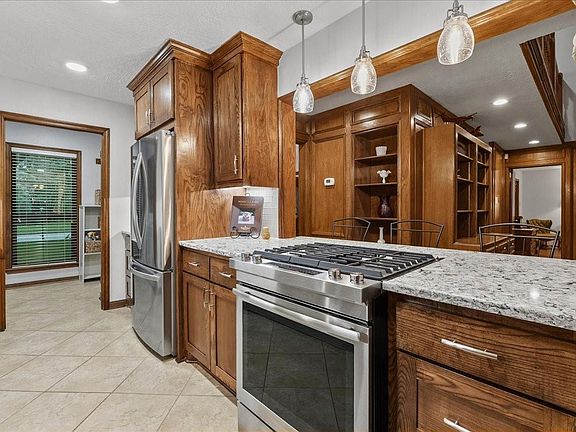 4th image of 1810 Hunt Dr