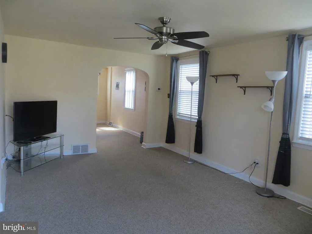 539 Michell St photo 1