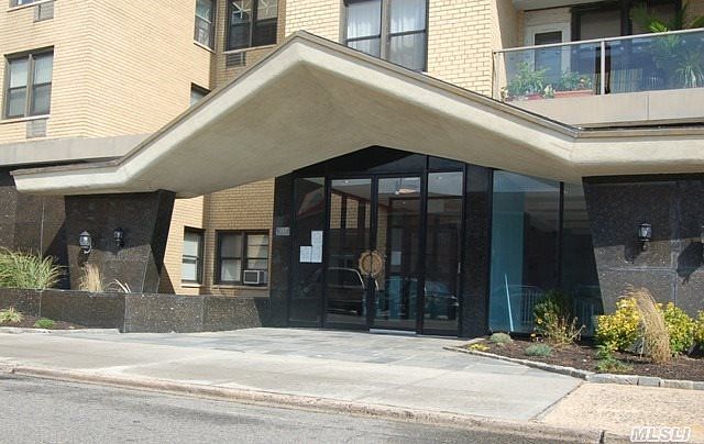 1st image of 10 Monroe Blvd APT 6K