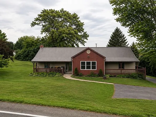 11948 John F Kennedy Rd, Dubuque, IA 52001