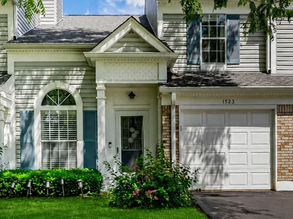 1523 Apple Grove Ln, Westmont, IL 60559