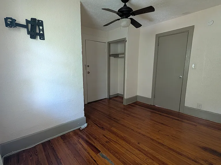 826 11th St N #5 — Photo 5