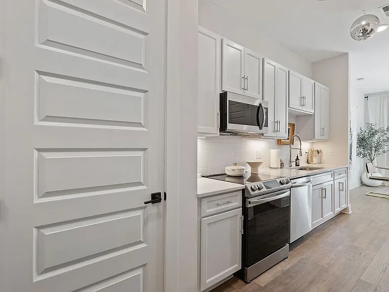 1403 Martin St #202 — Photo 13
