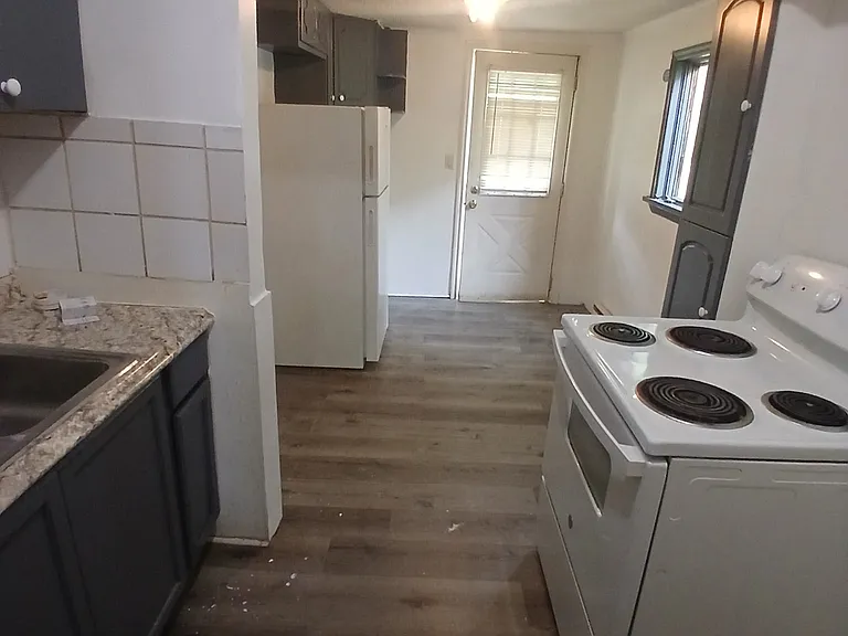 1706-1708 Wayne Ave #1 — Photo 7