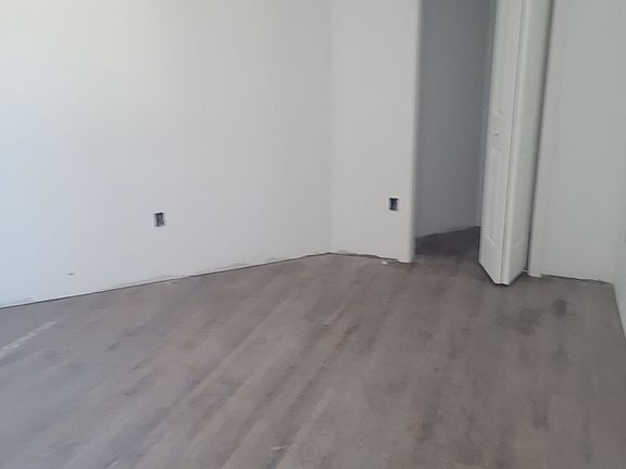 5th image of 1412 Windrim Ave #3