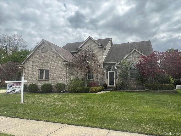 3rd image of 21589 Hunter Cir S