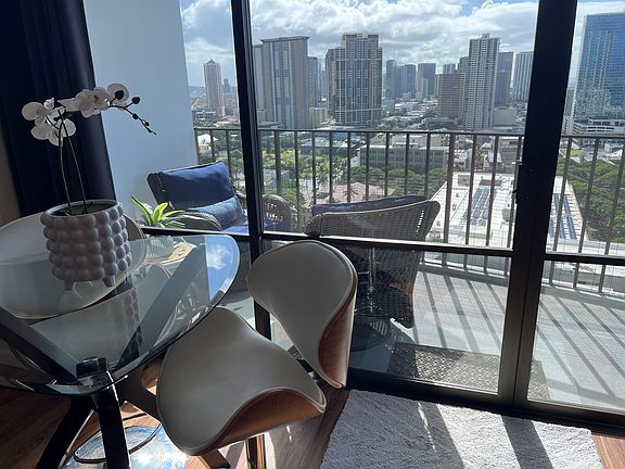 5th image of 700 Richards St APT 2408