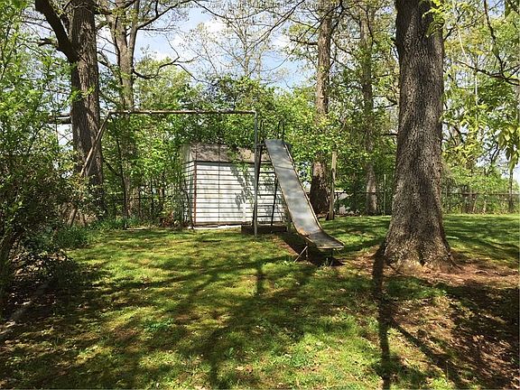 2nd image of 1711 Massey Cir