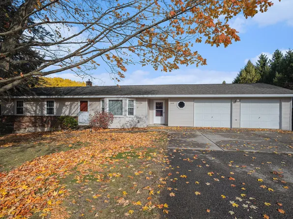 2235 Thirteen Mile Rd NE, Rockford, MI 49341