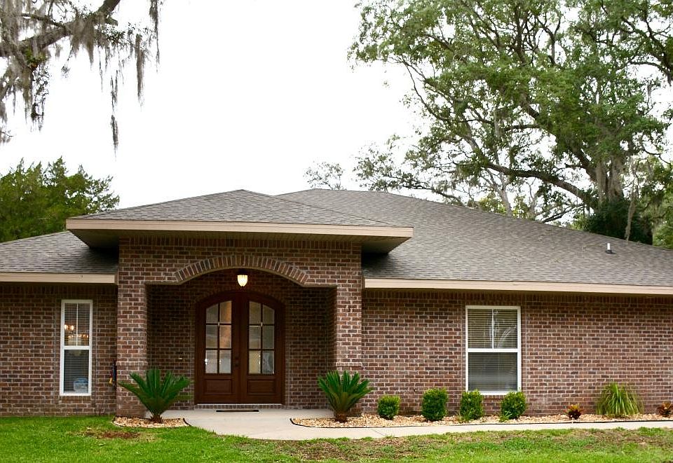1st image of 131 Troy Cir