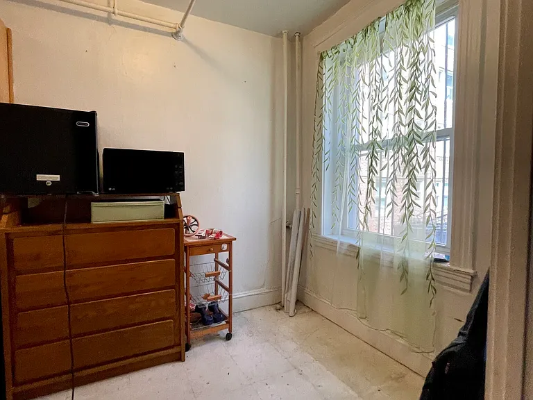 120 Washington St #6 — Photo 2