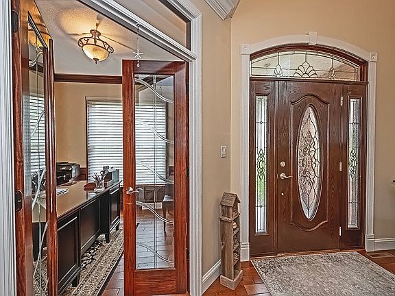 3rd image of 108 Redmond Ct