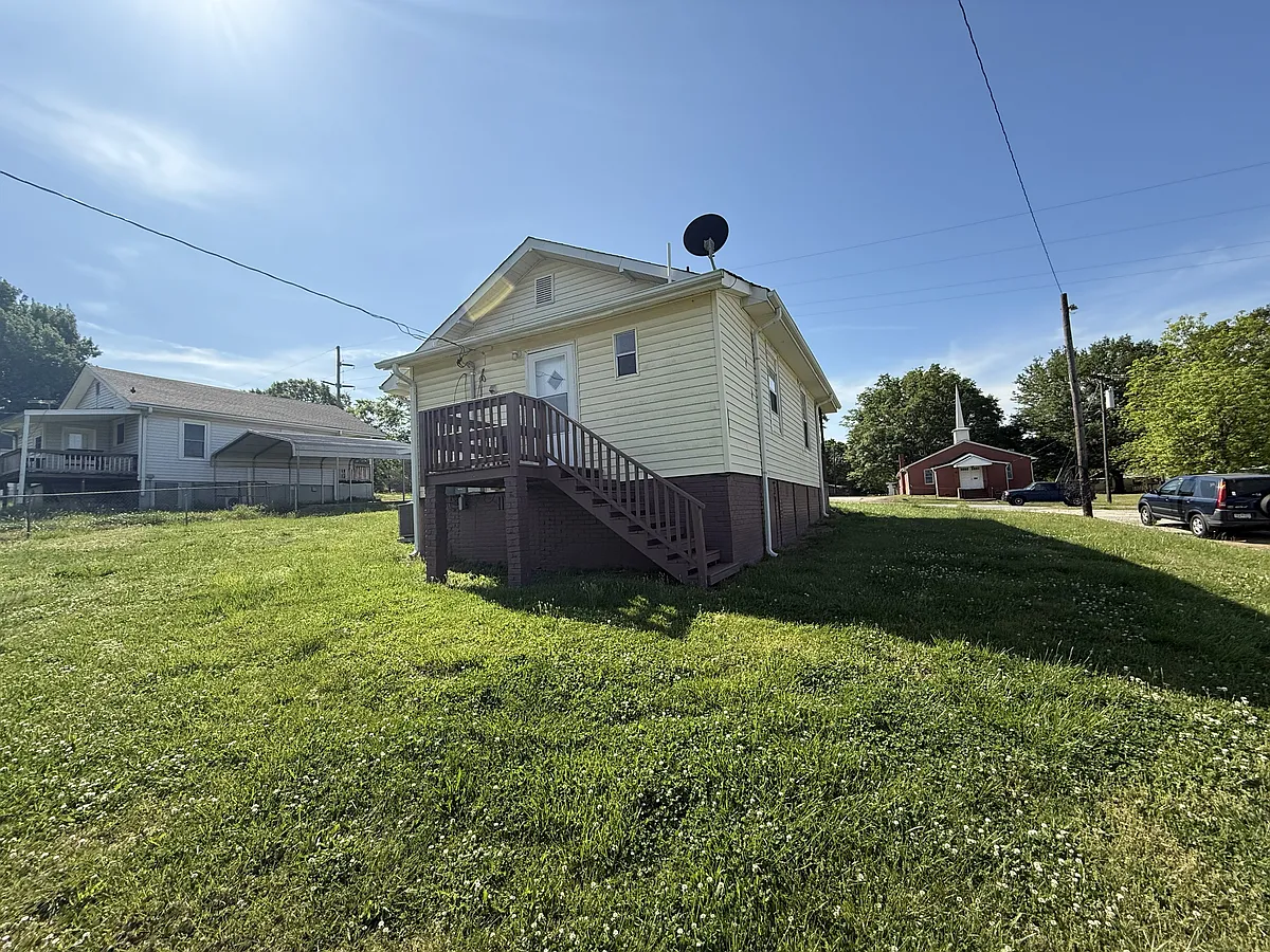 Building Photo - 1251 Upper Valley Falls Rd