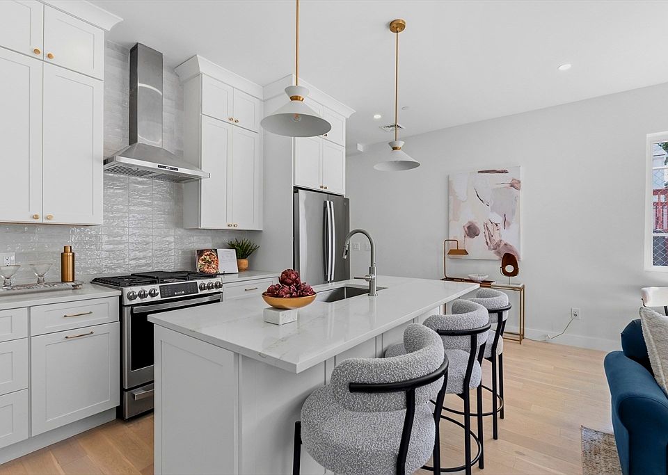 1st image of 28 Swan Ave #1