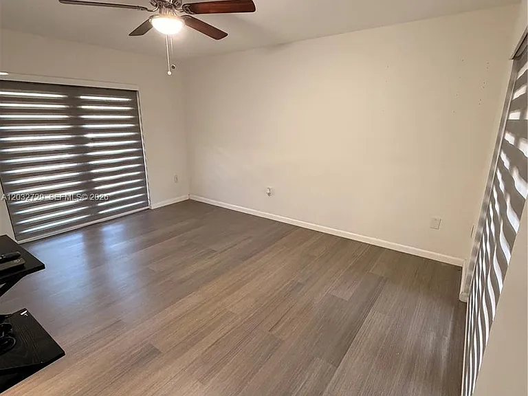 20451 NE 10th Pl — Photo 23