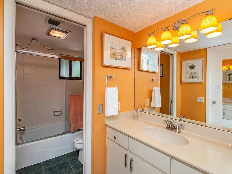 236 Woodland Dr — Photo 15