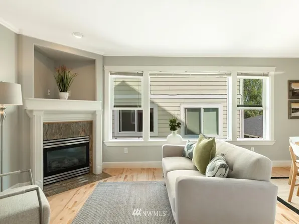 150 W Florentia St APT A, Seattle, WA 98119