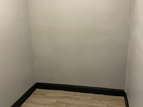 5th image of 1302 W Wishart St #1