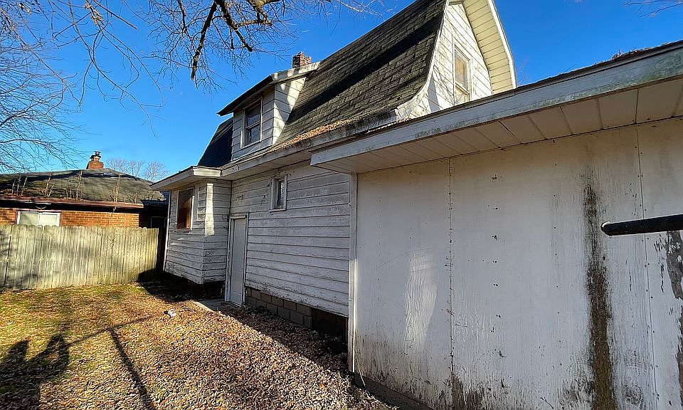 2nd image of 601 Vermont St