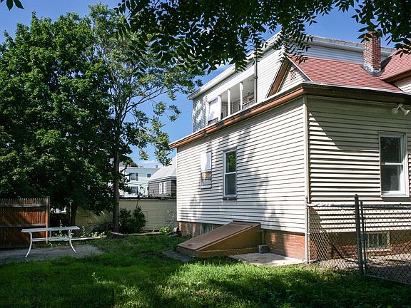 5th image of 64 Laval Street