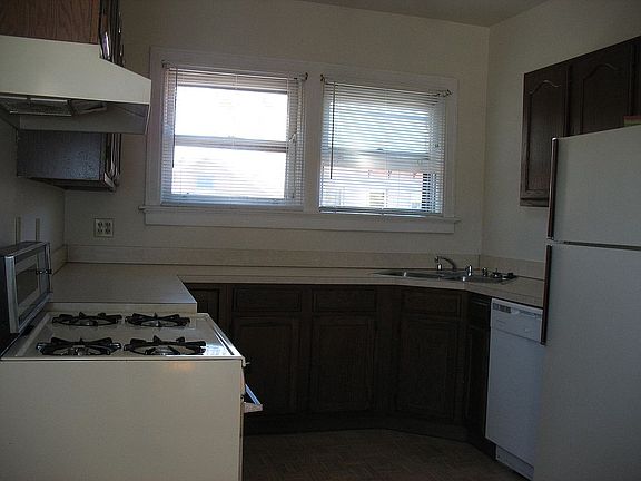 3rd image of 427-29 Sanford St