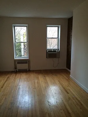Rented by Acacia Realty | media 6