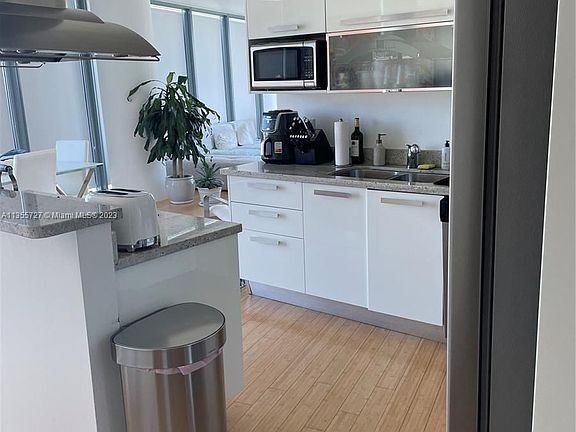 2nd image of 601 NE 36th St APT 1701
