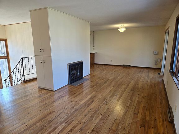3rd image of 526 4th St W