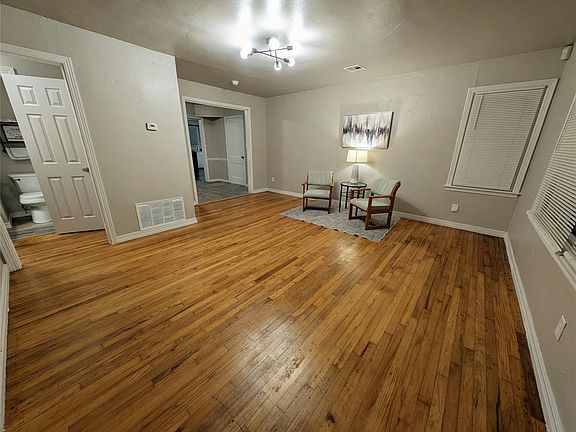 2nd image of 1009 Stansell Dr