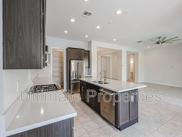 28422 N 131st Dr — Photo 4